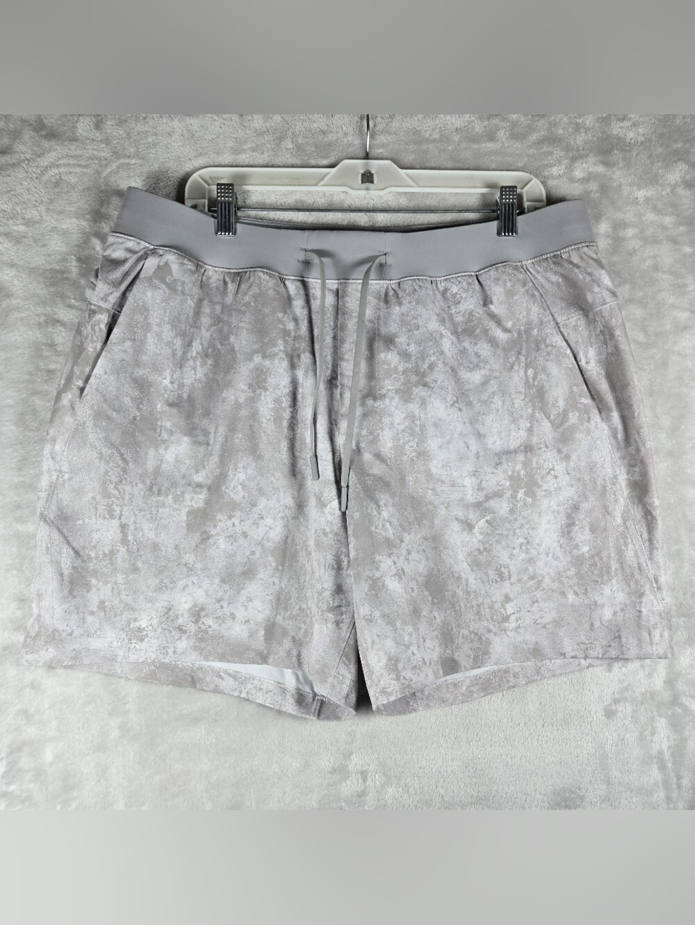 Lululemon Gray Marbled Zeroed In Unlined Shorts Mens XL Extra Large Athletic 7"